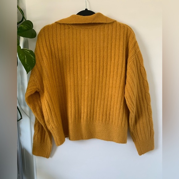 LILI SIDONIO NWT Sweater Saffron Yellow SZ:S - Picture 2 of 10